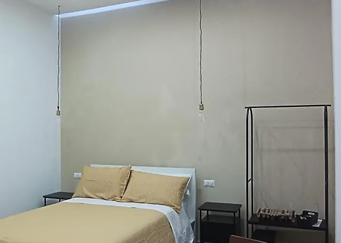 Interior Three 那不勒斯